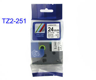 Noir sur la cassette à ruban stratifiée par blanc de label TZ2-251, l'ANIMAL FAMILIER et la longueur stratifiée de 8m