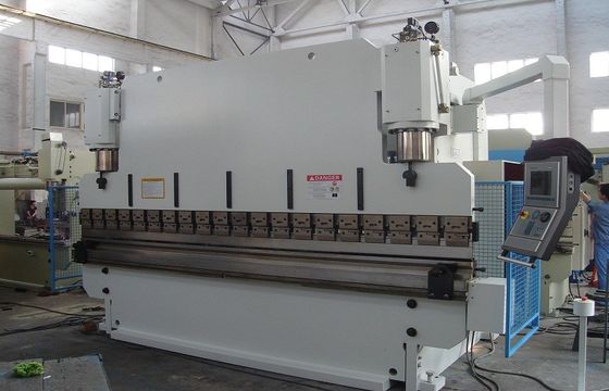Frein de presse hydraulique de commande numérique par ordinateur de Delem, cintreuse de tôle d'acier de l'épaisseur 200T de 6mm
