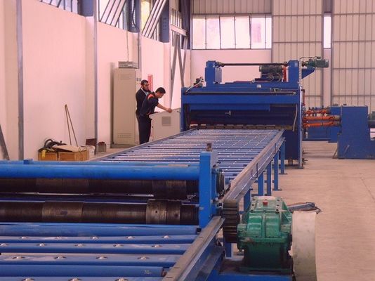 La norme a coupé à la ligne de longueur, machine laminée à chaud de poteau léger d'acier doux pour 6m 8m 14m