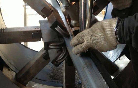 Machine 60 de Fermer-Soudure de Polonais léger de courrier de lampe de diamètre de Larege - 340mm, 16 mètre maximum