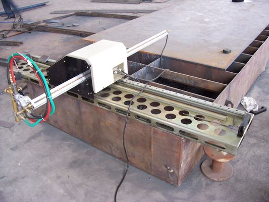 Découpeuse portative de flamme de commande numérique par ordinateur, machine de Polonais léger pour couper l'embase légère de Polonais