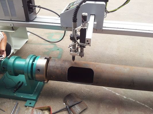 Machine de découpe de porte à pôle léger de 2500 mm, machine de découpe de porte à pôle léger à plasma CNC