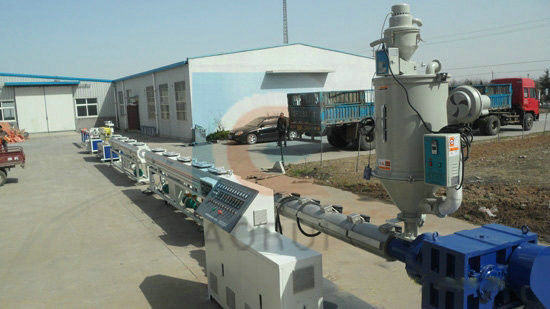 Ligne en plastique d'extrusion de PP/PE, machine en plastique d'extrusion de 16-1600mm