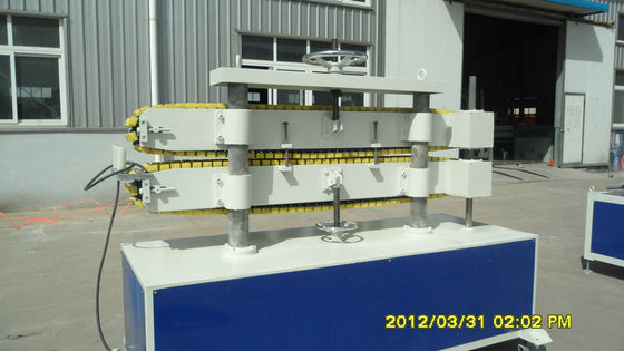 Ligne en plastique d'extrusion de PP/PE, machine en plastique d'extrusion de 16-1600mm