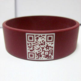 Multicolore doucement qui respecte l'environnement fait sur commande de bracelet d'énergie de silicone de code de QR